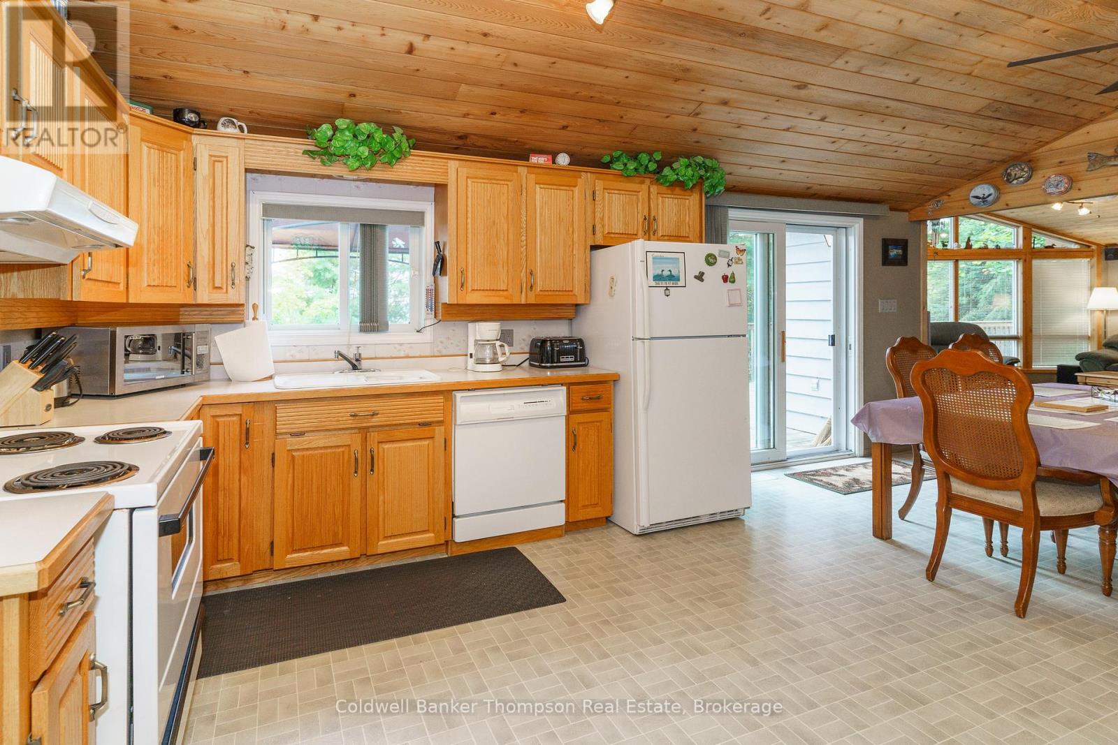 2266 Pickerel & Jack Lake Road, Burk's Falls, Ontario P0A 1C0 - Photo 6 - X12408647