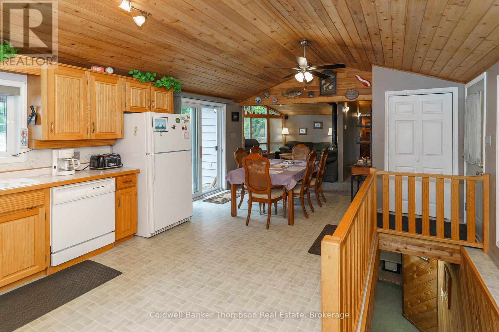 2266 Pickerel & Jack Lake Road, Burk's Falls, Ontario P0A 1C0 - Photo 7 - X12408647