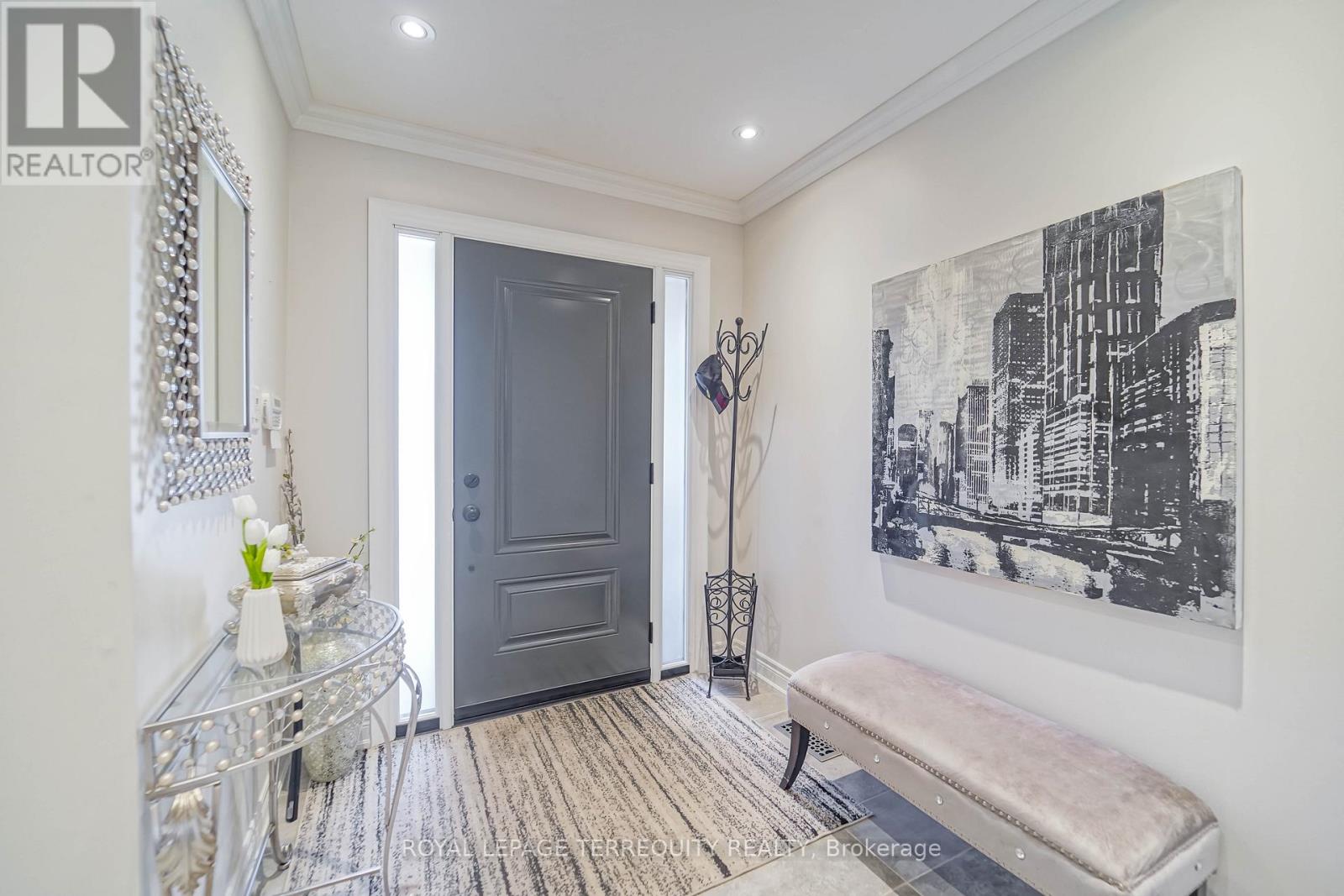 9 Stonebriar Drive, Vaughan, Ontario  L6A 2N5 - Photo 3 - N12573658