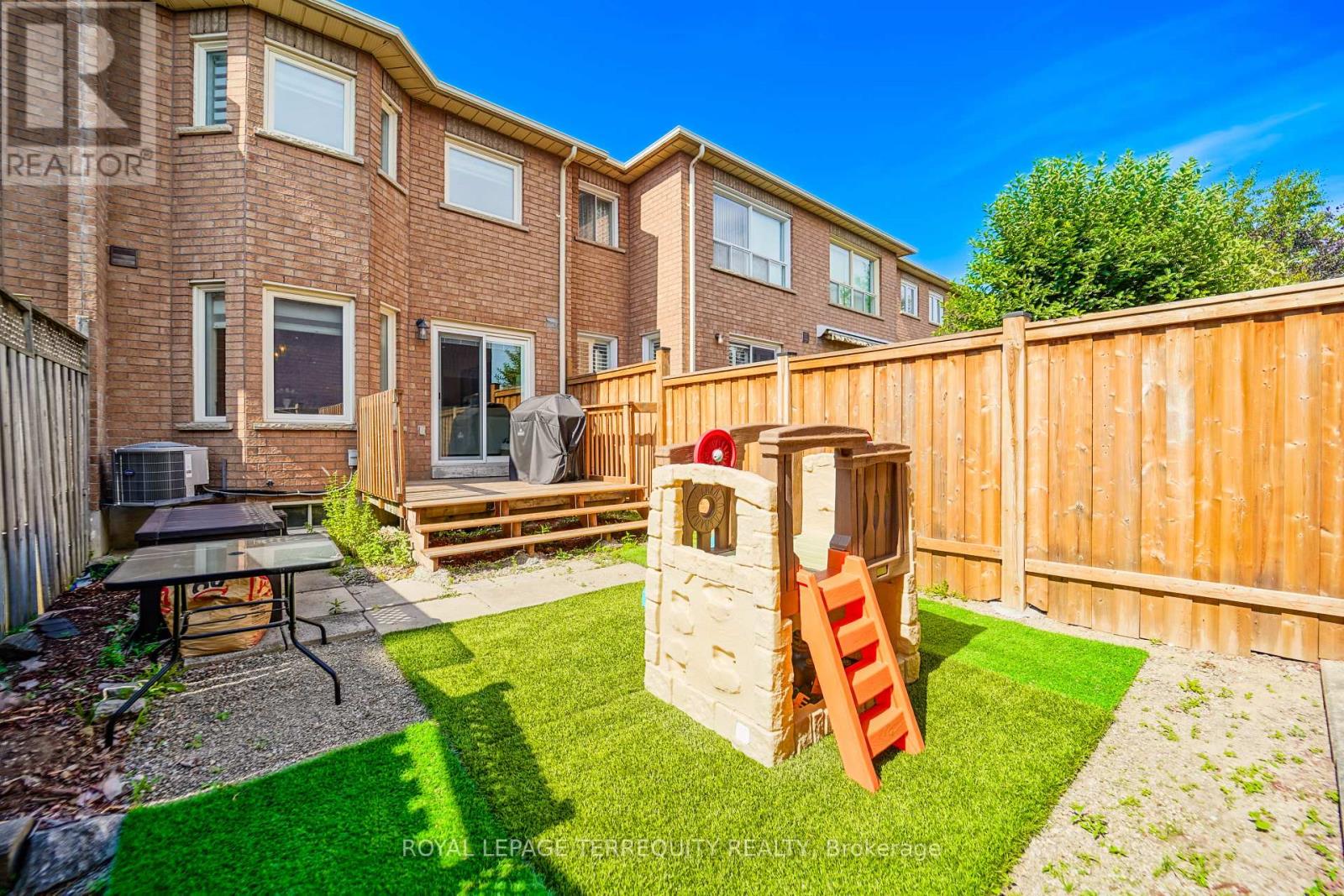 9 Stonebriar Drive, Vaughan, Ontario  L6A 2N5 - Photo 39 - N12573658