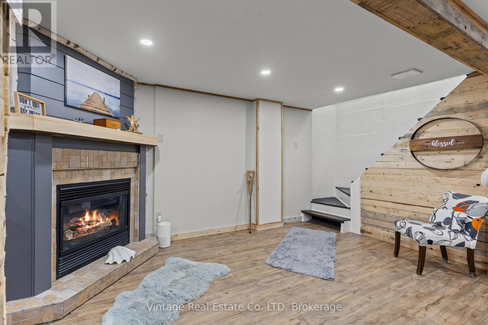 104 Concession Street E, Haldimand (Dunnville), Ontario  N1A 1A1 - Photo 12 - X12575898