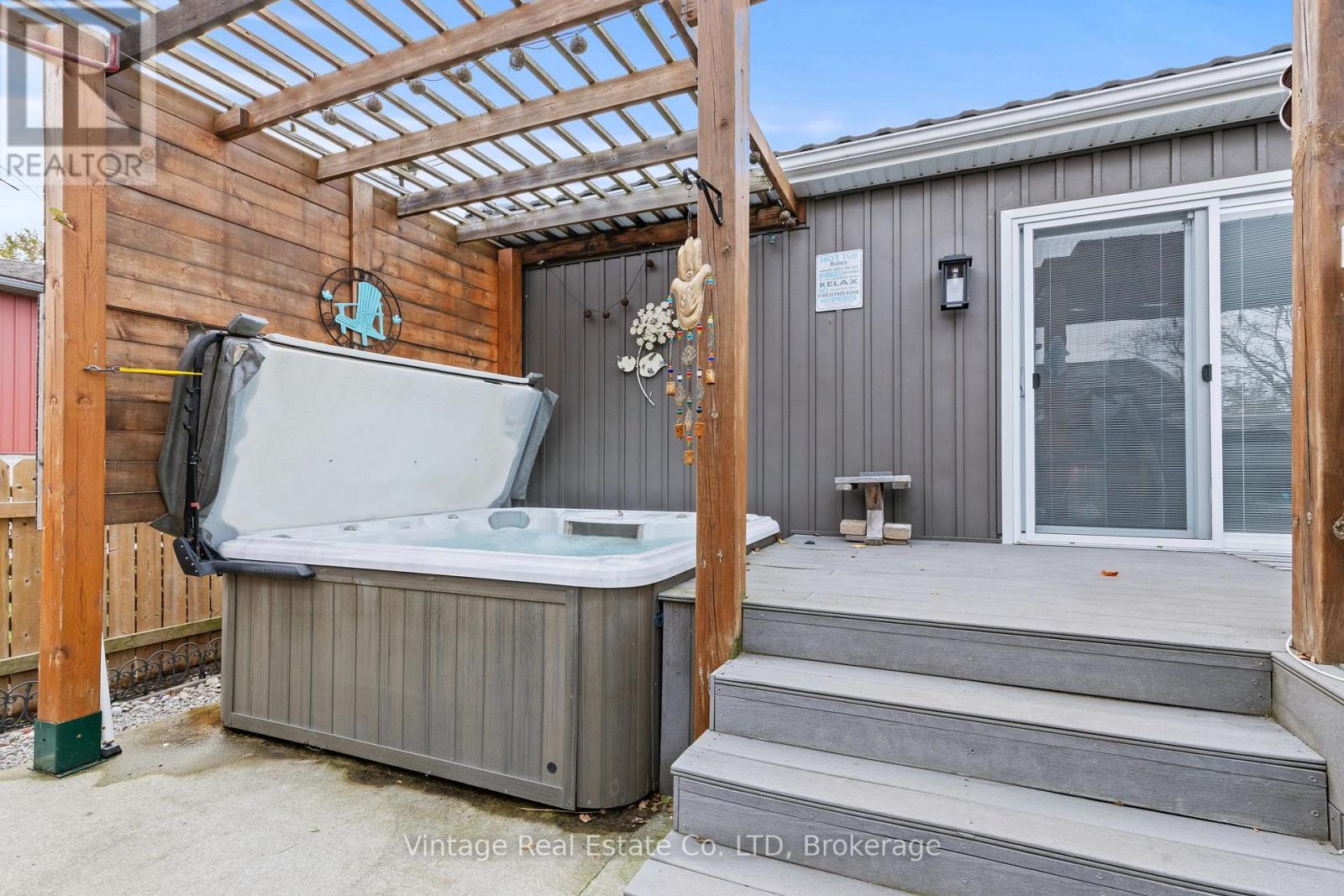 104 Concession Street E, Haldimand (Dunnville), Ontario  N1A 1A1 - Photo 28 - X12575898