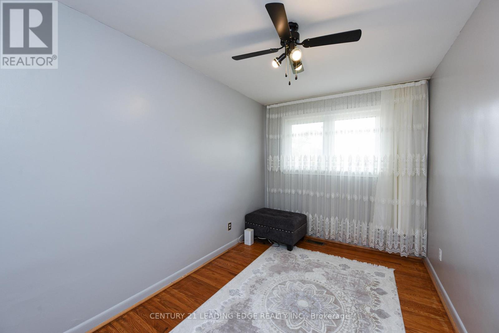 34 Paragon Road, Toronto, Ontario  M9R 1J8 - Photo 19 - W12575644