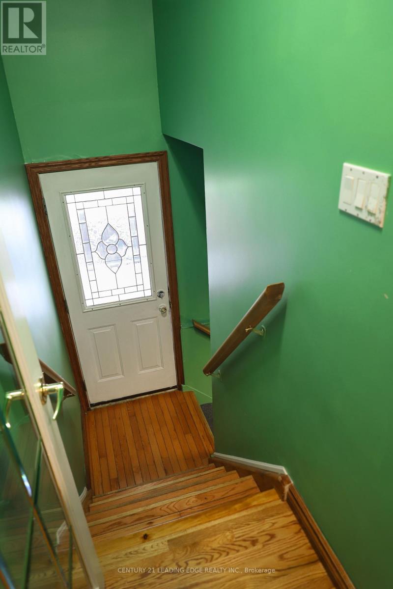 34 Paragon Road, Toronto, Ontario  M9R 1J8 - Photo 36 - W12575644