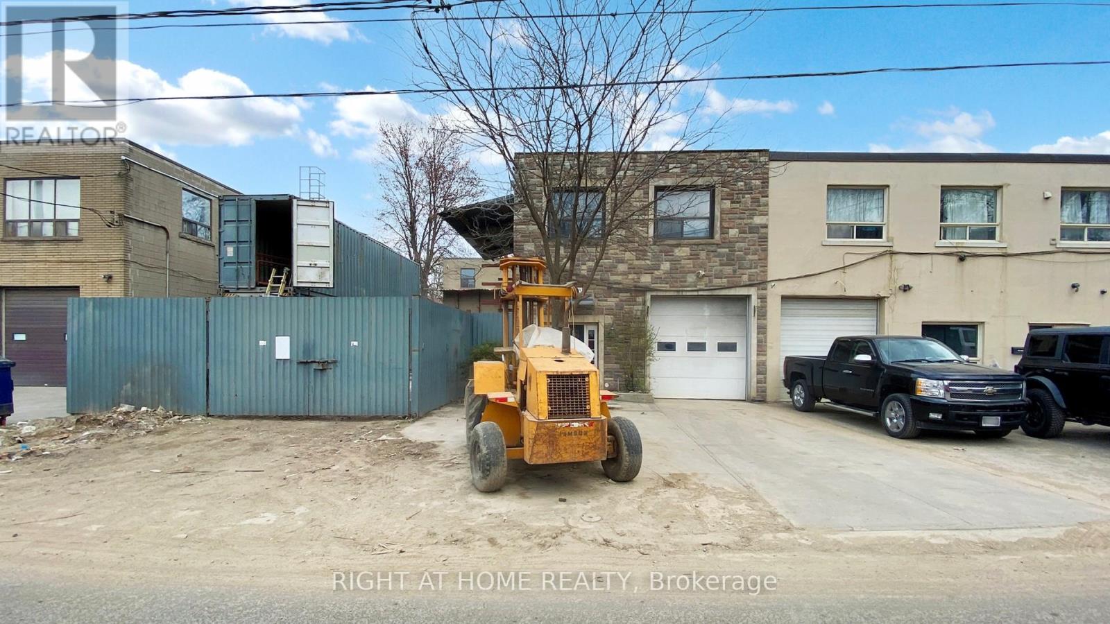 48 HYDE AVENUE, Toronto, Ontario