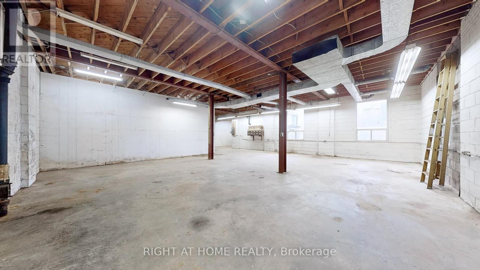 48 Hyde Avenue, Toronto, Ontario  M6M 1J4 - Photo 10 - W12575656