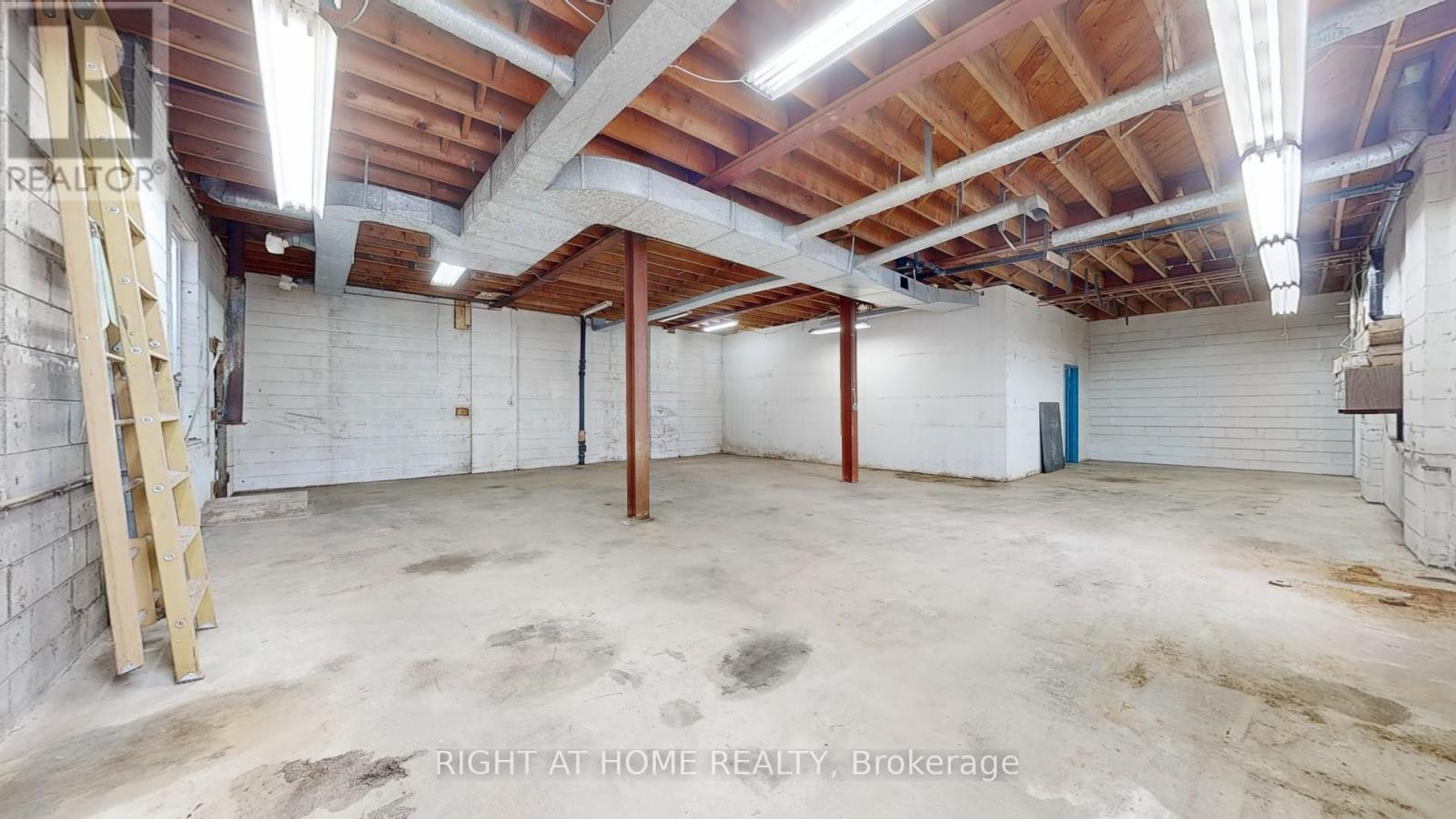 48 Hyde Avenue, Toronto, Ontario  M6M 1J4 - Photo 11 - W12575656