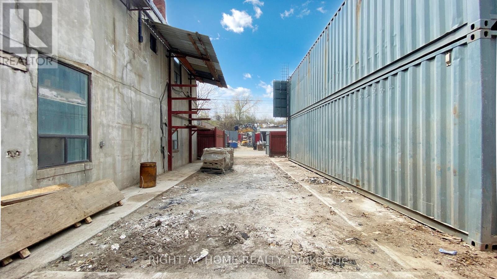 48 Hyde Avenue, Toronto, Ontario  M6M 1J4 - Photo 21 - W12575656