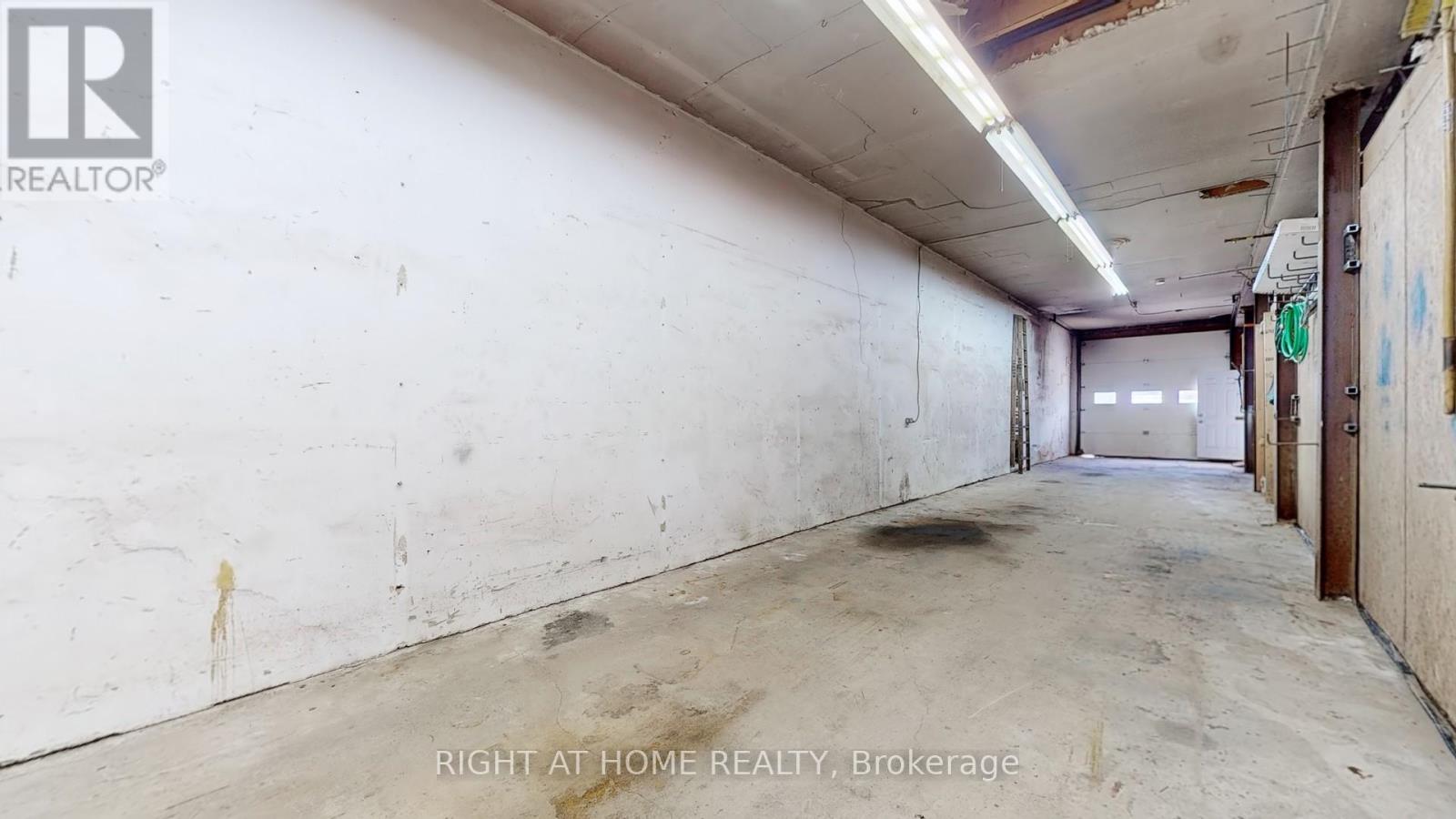 48 Hyde Avenue, Toronto, Ontario  M6M 1J4 - Photo 4 - W12575656