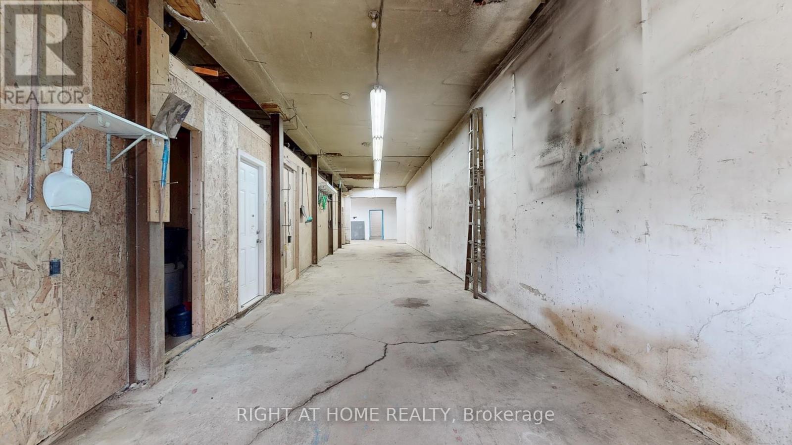 48 Hyde Avenue, Toronto, Ontario  M6M 1J4 - Photo 6 - W12575656