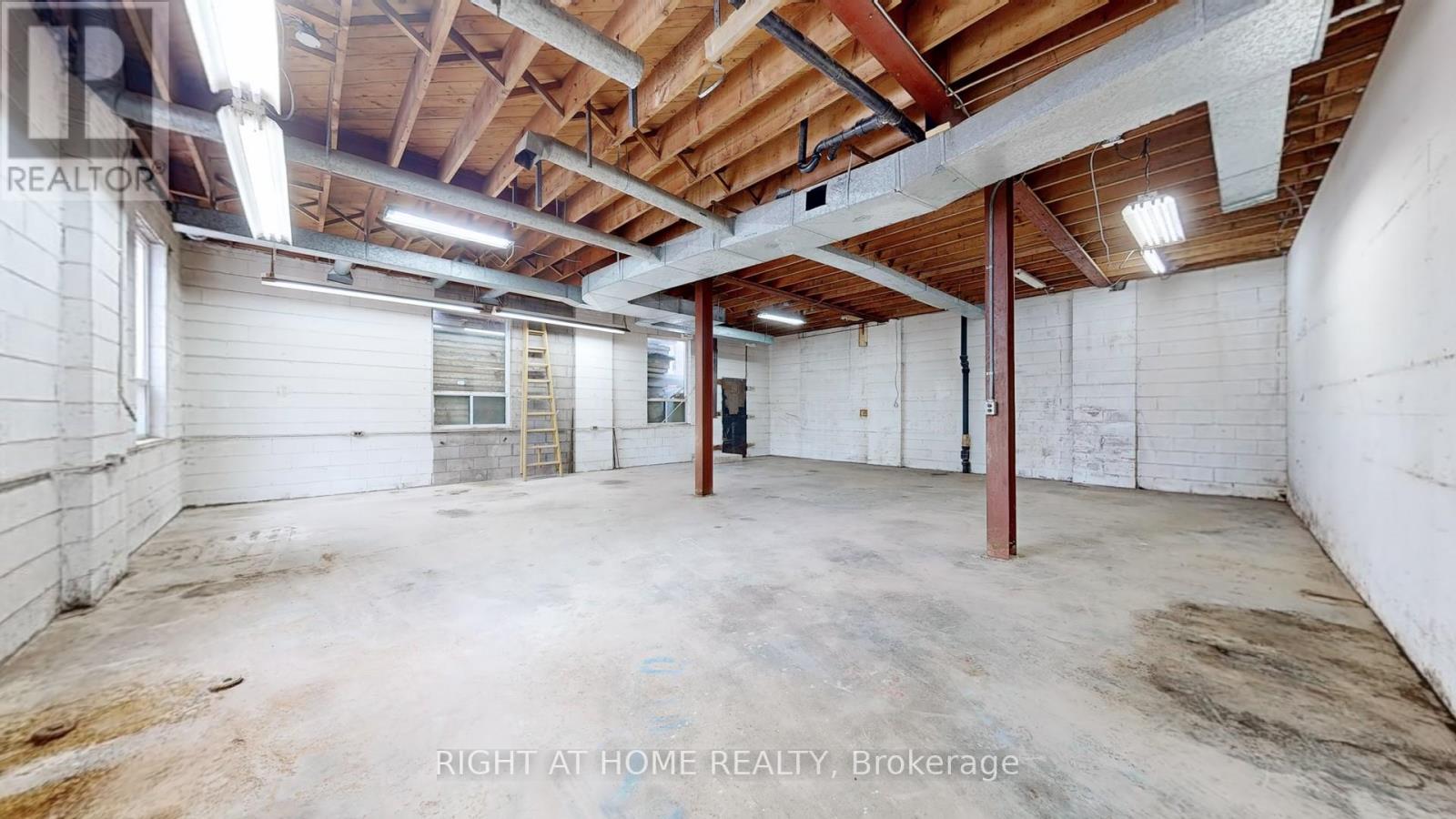 48 Hyde Avenue, Toronto, Ontario  M6M 1J4 - Photo 7 - W12575656