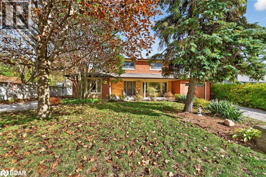 15 Rodney Street, Barrie, Ontario L4M 4B5 - Photo 2 - 40789972