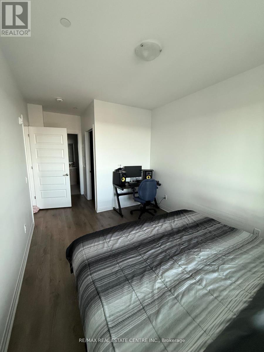 501 - 470 Gordon Krantz Avenue, Milton, Ontario  L9T 2X5 - Photo 2 - W12575674