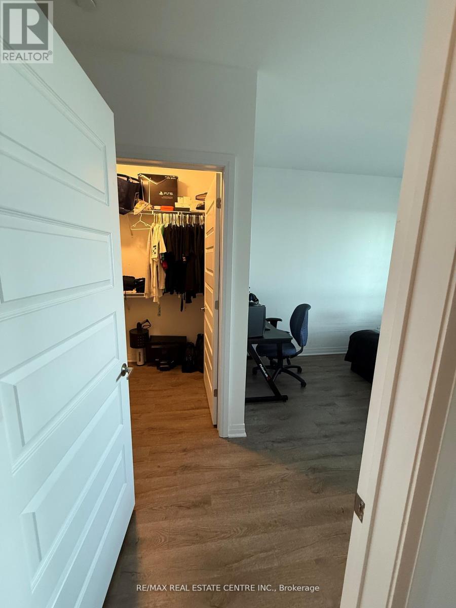 501 - 470 Gordon Krantz Avenue, Milton, Ontario  L9T 2X5 - Photo 3 - W12575674