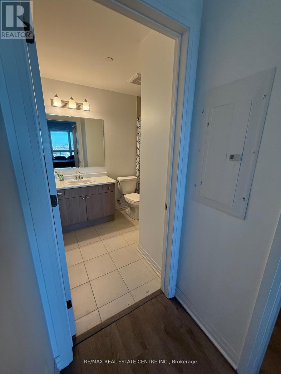 501 - 470 Gordon Krantz Avenue, Milton, Ontario  L9T 2X5 - Photo 5 - W12575674