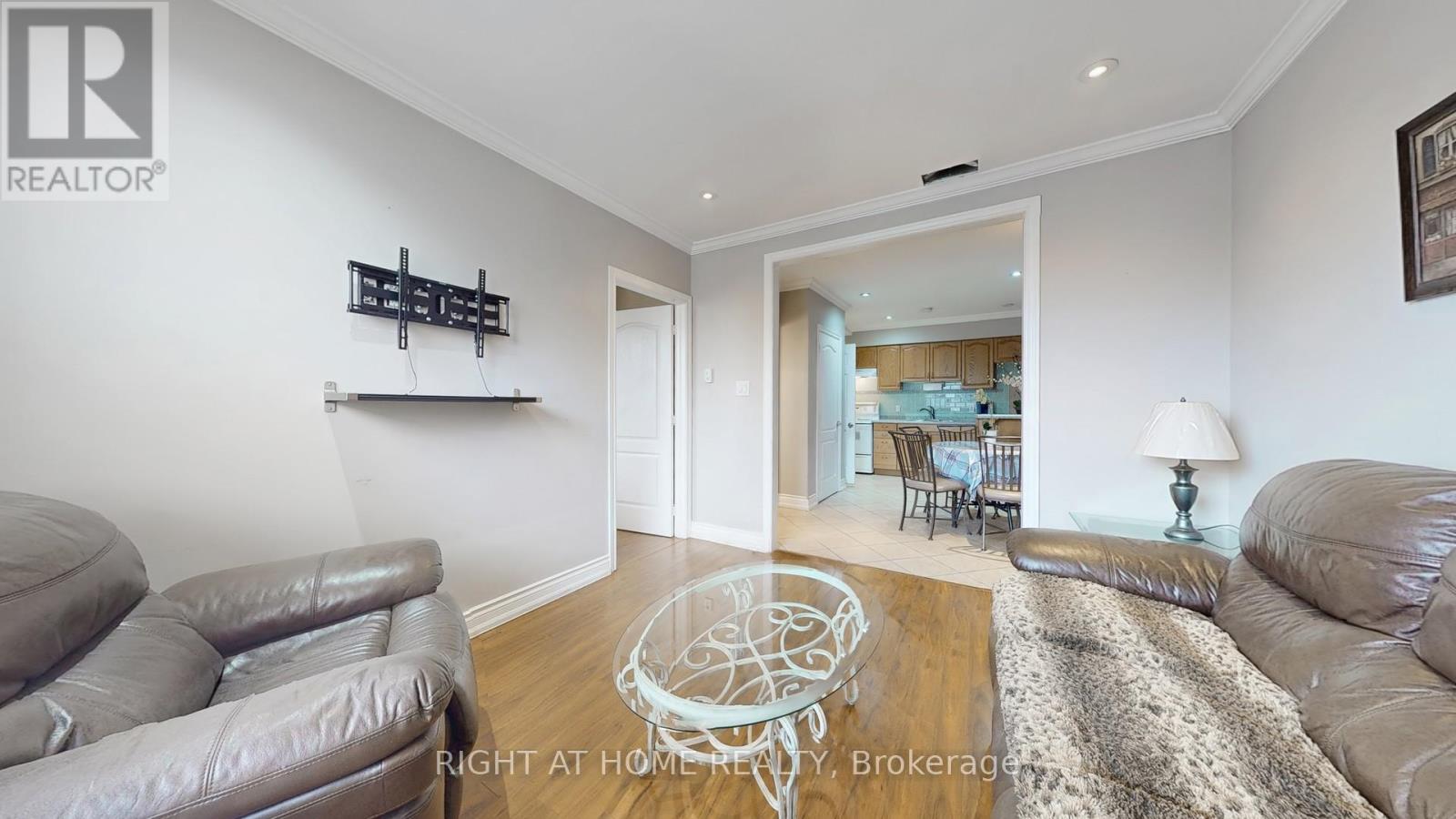 201 - 48 Hyde Avenue, Toronto, Ontario  M6M 1J4 - Photo 6 - W12575704