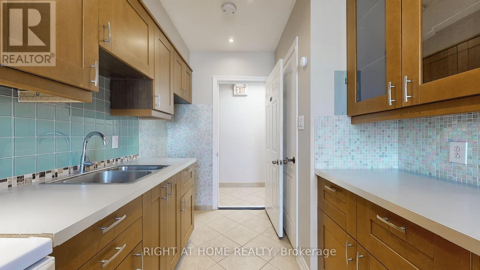 202 - 48 Hyde Avenue, Toronto, Ontario  M6M 1J4 - Photo 4 - W12575720