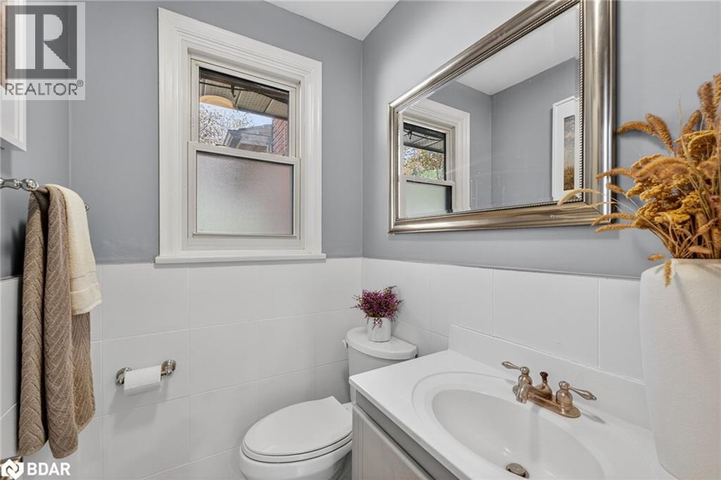 15 Rodney Street, Barrie, Ontario L4M 4B5 - Photo 14 - 40789972