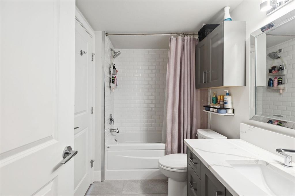 313 15745 Croydon Drive, Surrey, British Columbia  V3Z 2L5 - Photo 12 - R3069228