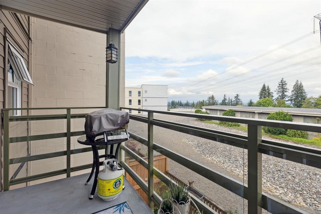 313 15745 Croydon Drive, Surrey, British Columbia  V3Z 2L5 - Photo 8 - R3069228