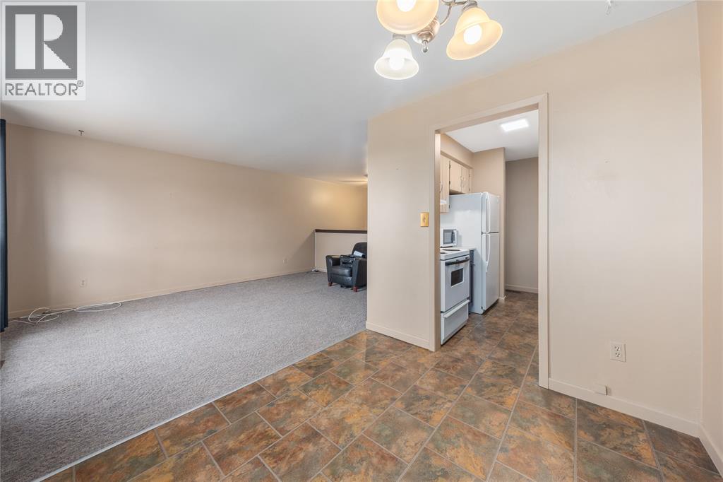 518 Oozloffsky Street, Petrolia, Ontario  N0N 1R0 - Photo 10 - 25030590