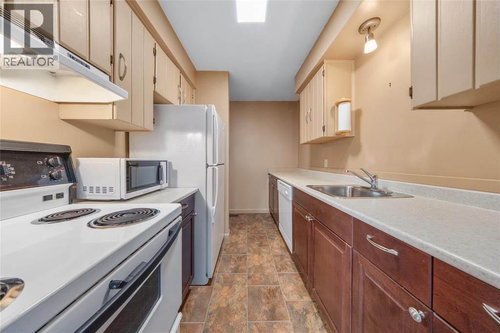 518 Oozloffsky Street, Petrolia, Ontario  N0N 1R0 - Photo 11 - 25030590