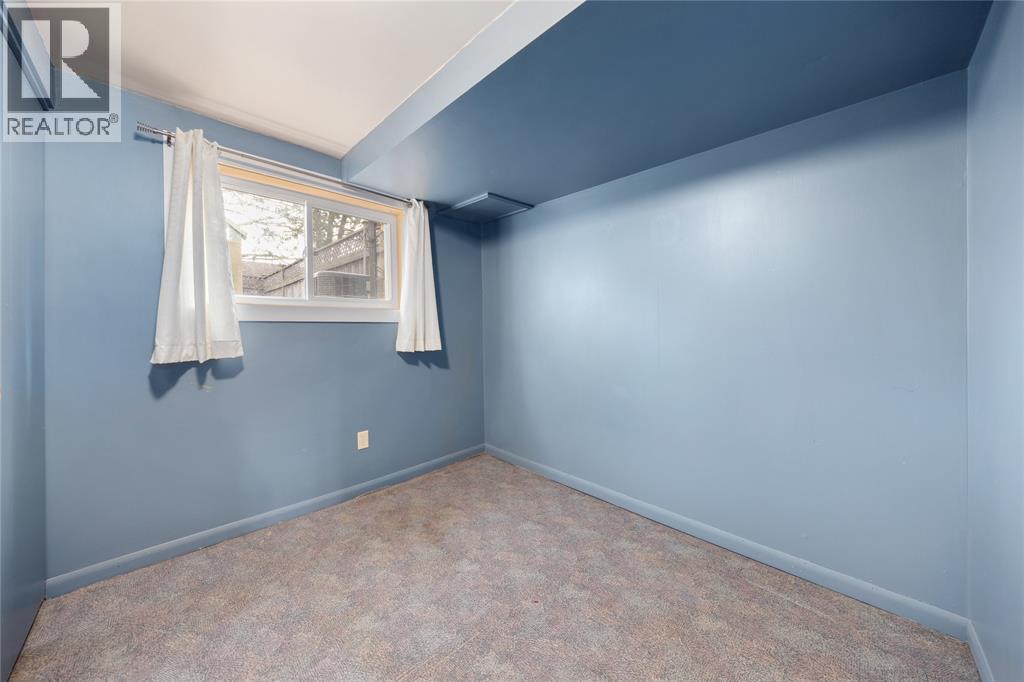 518 Oozloffsky Street, Petrolia, Ontario  N0N 1R0 - Photo 17 - 25030590