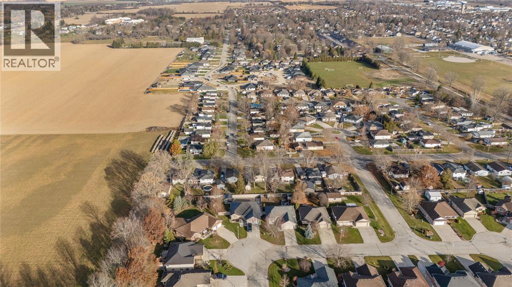 518 Oozloffsky Street, Petrolia, Ontario  N0N 1R0 - Photo 27 - 25030590