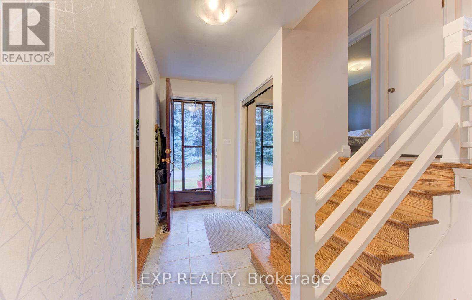 47 Hillcrest Lane, Kitchener, Ontario  N2K 1S9 - Photo 5 - X12575648