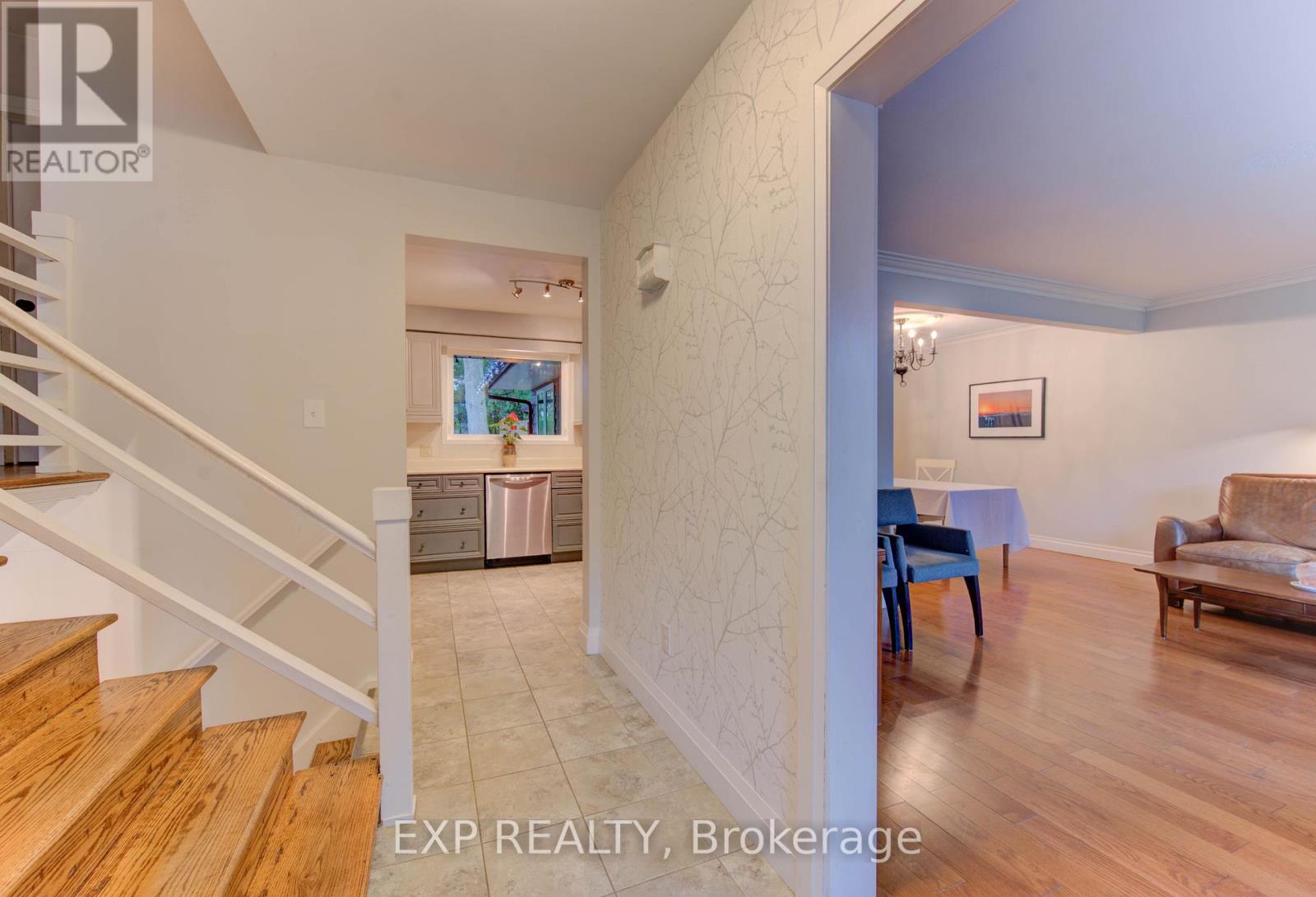 47 Hillcrest Lane, Kitchener, Ontario  N2K 1S9 - Photo 6 - X12575648