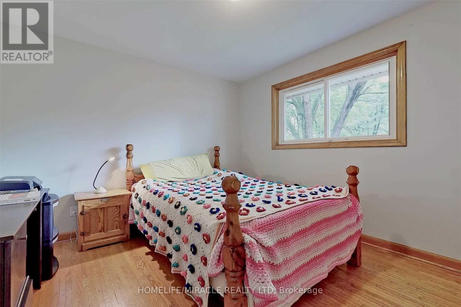 Upper - 26 Glengarry Road, St. Catharines, Ontario  L2T 2V2 - Photo 2 - X12575678