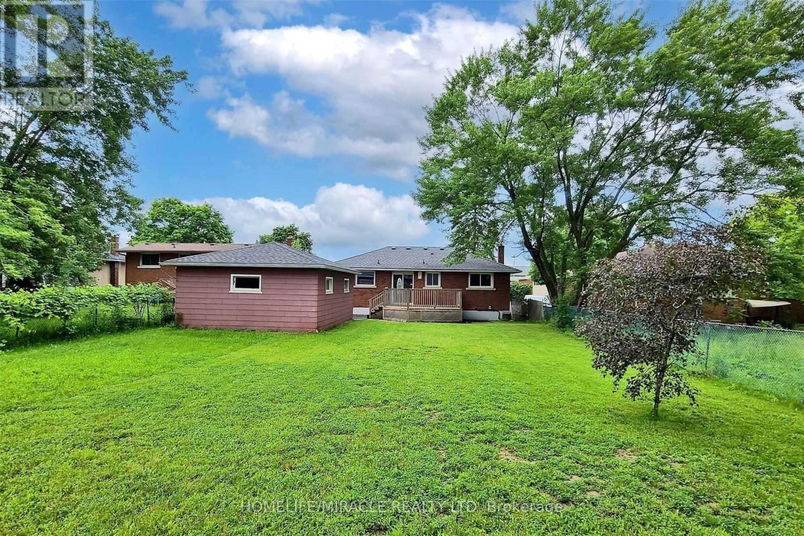 Upper - 26 Glengarry Road, St. Catharines, Ontario  L2T 2V2 - Photo 6 - X12575678