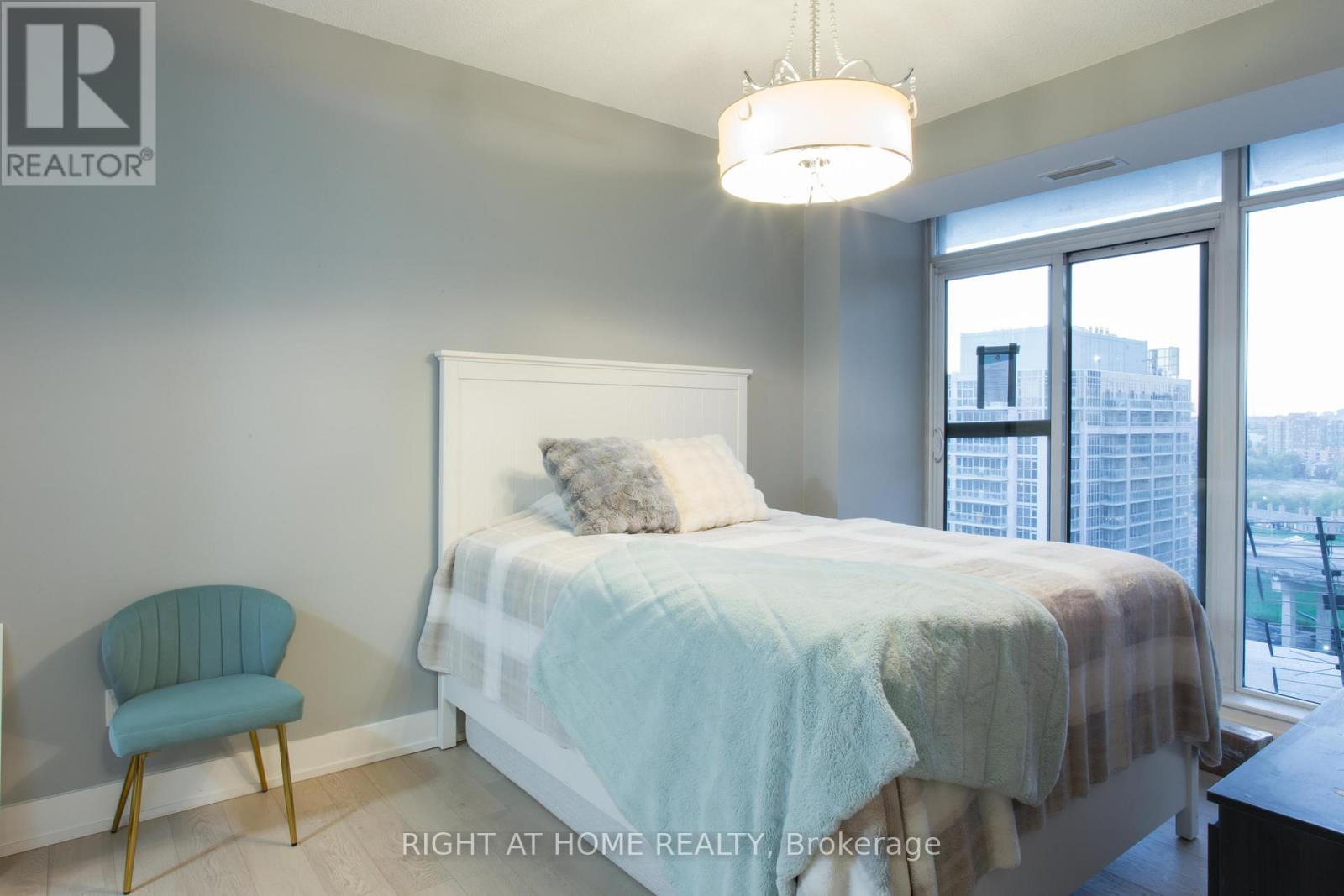 1508 - 21 Grand Magazine Street, Toronto, Ontario  M5V 1B5 - Photo 12 - C12575742