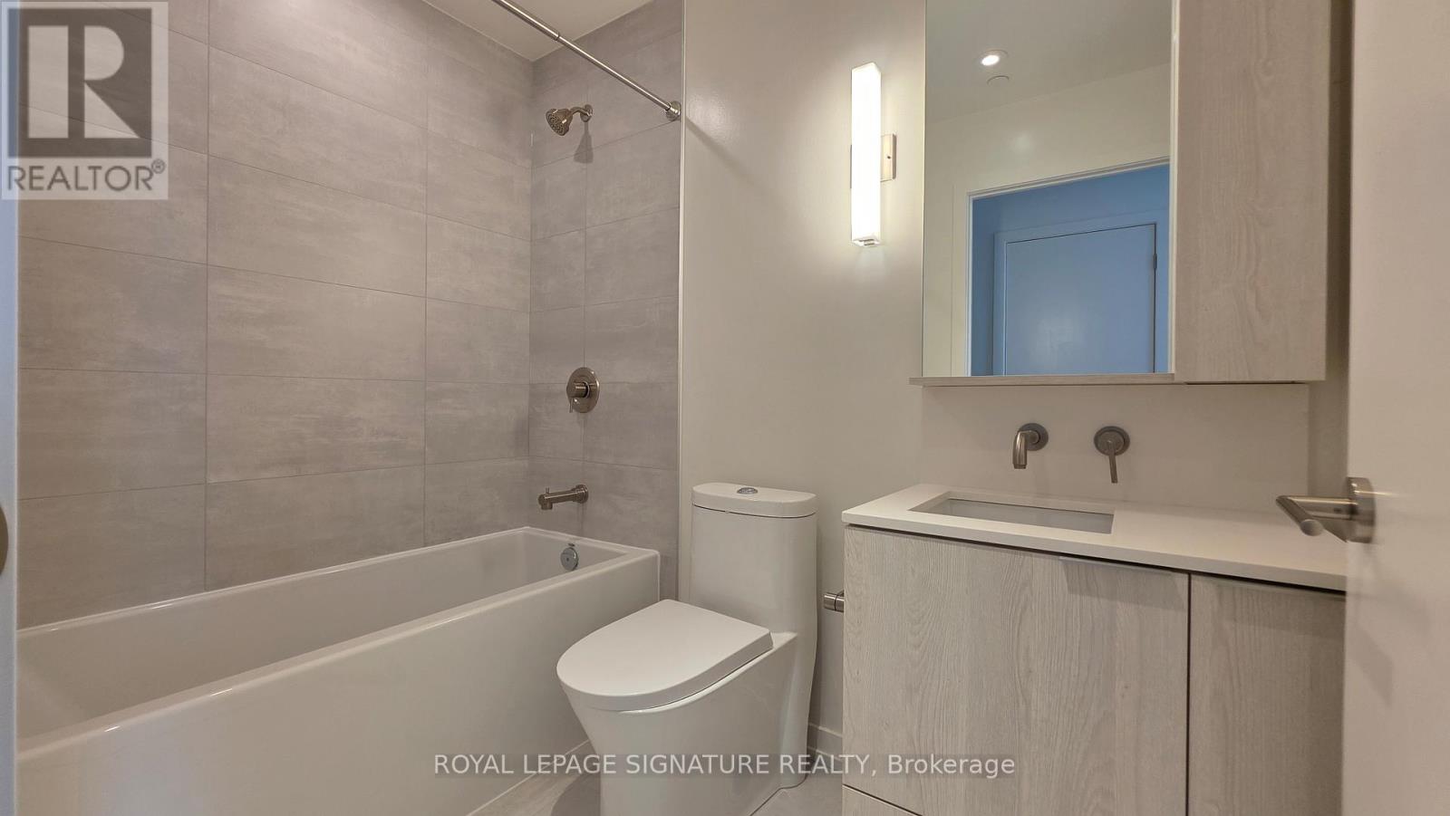 1504 - 120 Broadway Avenue, Toronto, Ontario  M4P 0E9 - Photo 2 - C12575820