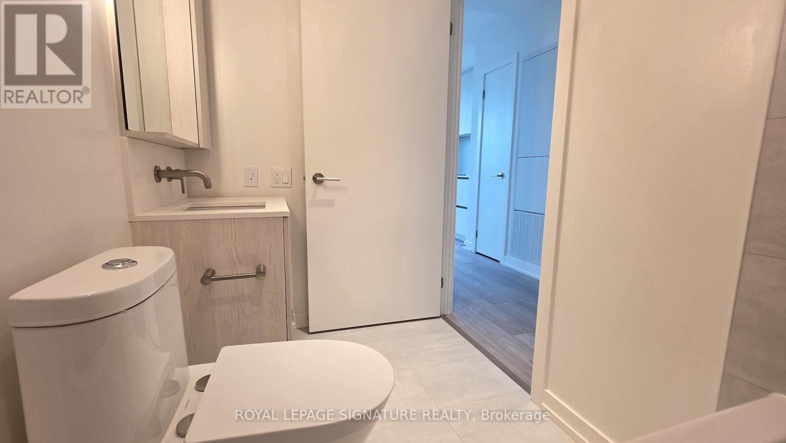 1504 - 120 Broadway Avenue, Toronto, Ontario  M4P 0E9 - Photo 3 - C12575820