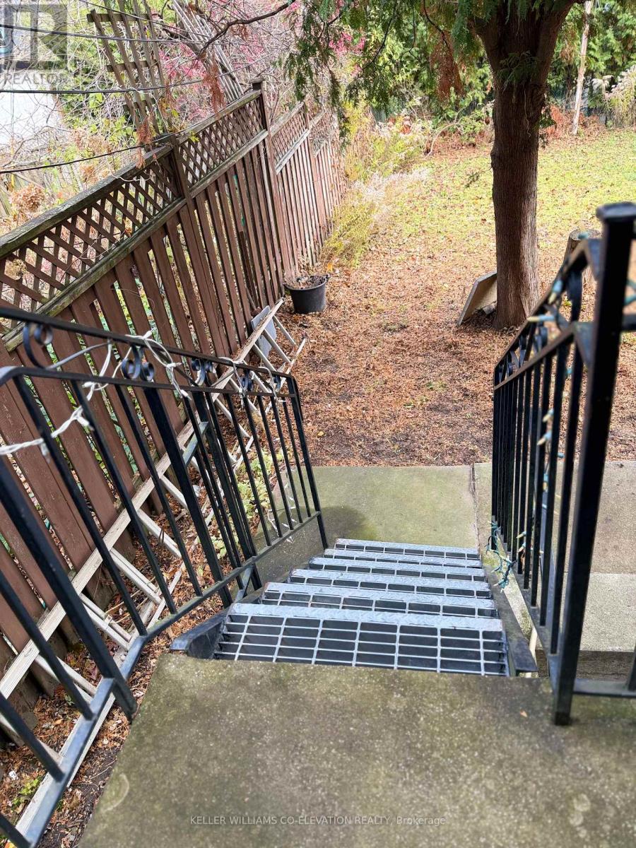 Main Fl - 41 Northcliffe Boulevard, Toronto, Ontario  M6H 3G9 - Photo 23 - C12575904