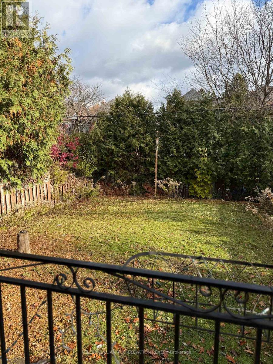 Main Fl - 41 Northcliffe Boulevard, Toronto, Ontario  M6H 3G9 - Photo 24 - C12575904