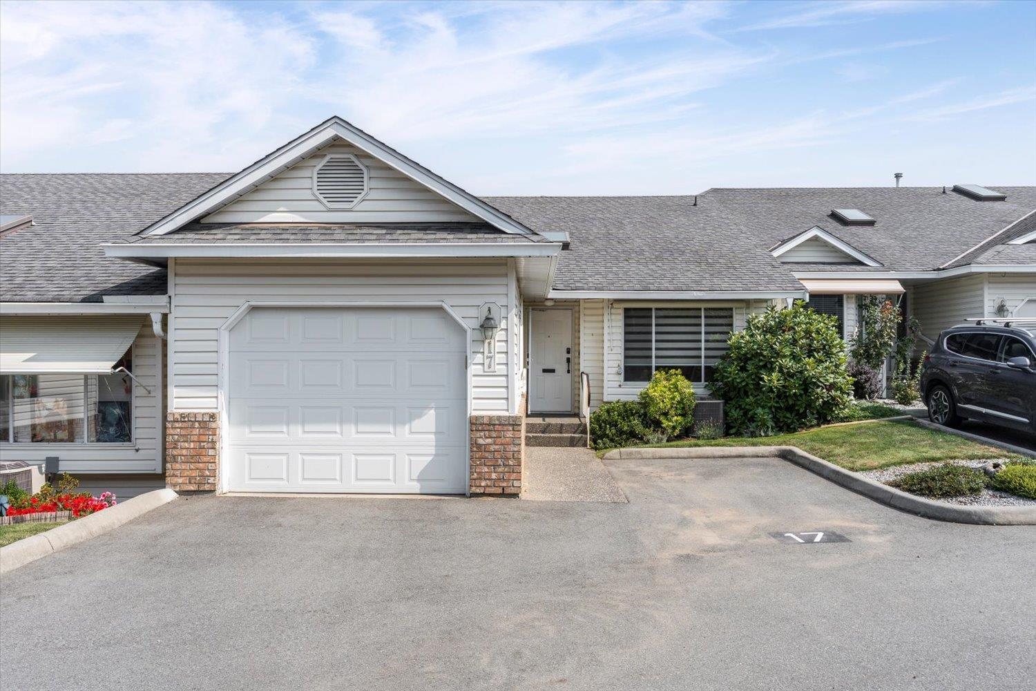 17 3054 Trafalgar Street, Abbotsford, British Columbia  V2S 7X6 - Photo 2 - R3069722