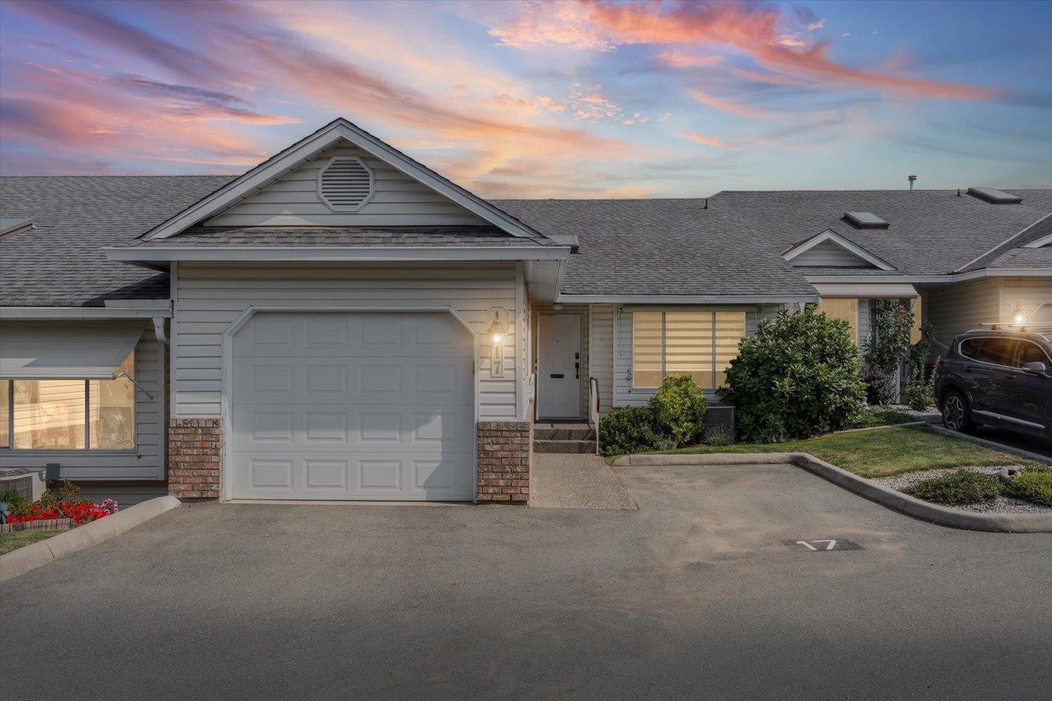 17 3054 Trafalgar Street, Abbotsford, British Columbia  V2S 7X6 - Photo 1 - R3069722