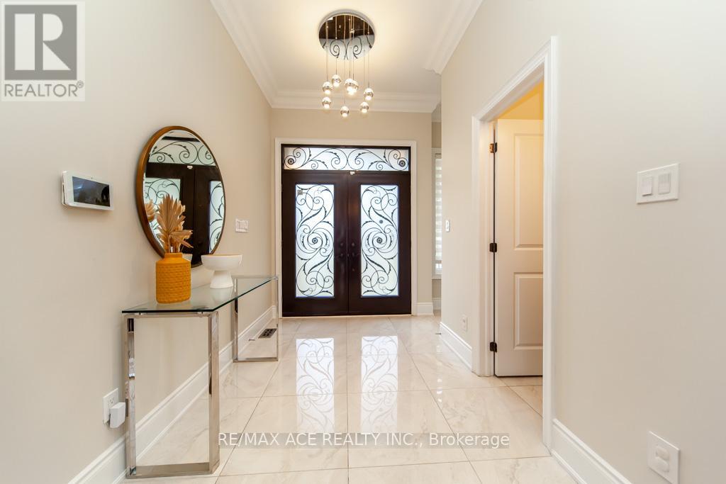 11 Ashdean Drive, Toronto, Ontario  M1P 1E4 - Photo 3 - E12575782