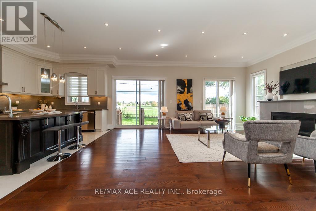 11 Ashdean Drive, Toronto, Ontario  M1P 1E4 - Photo 7 - E12575782