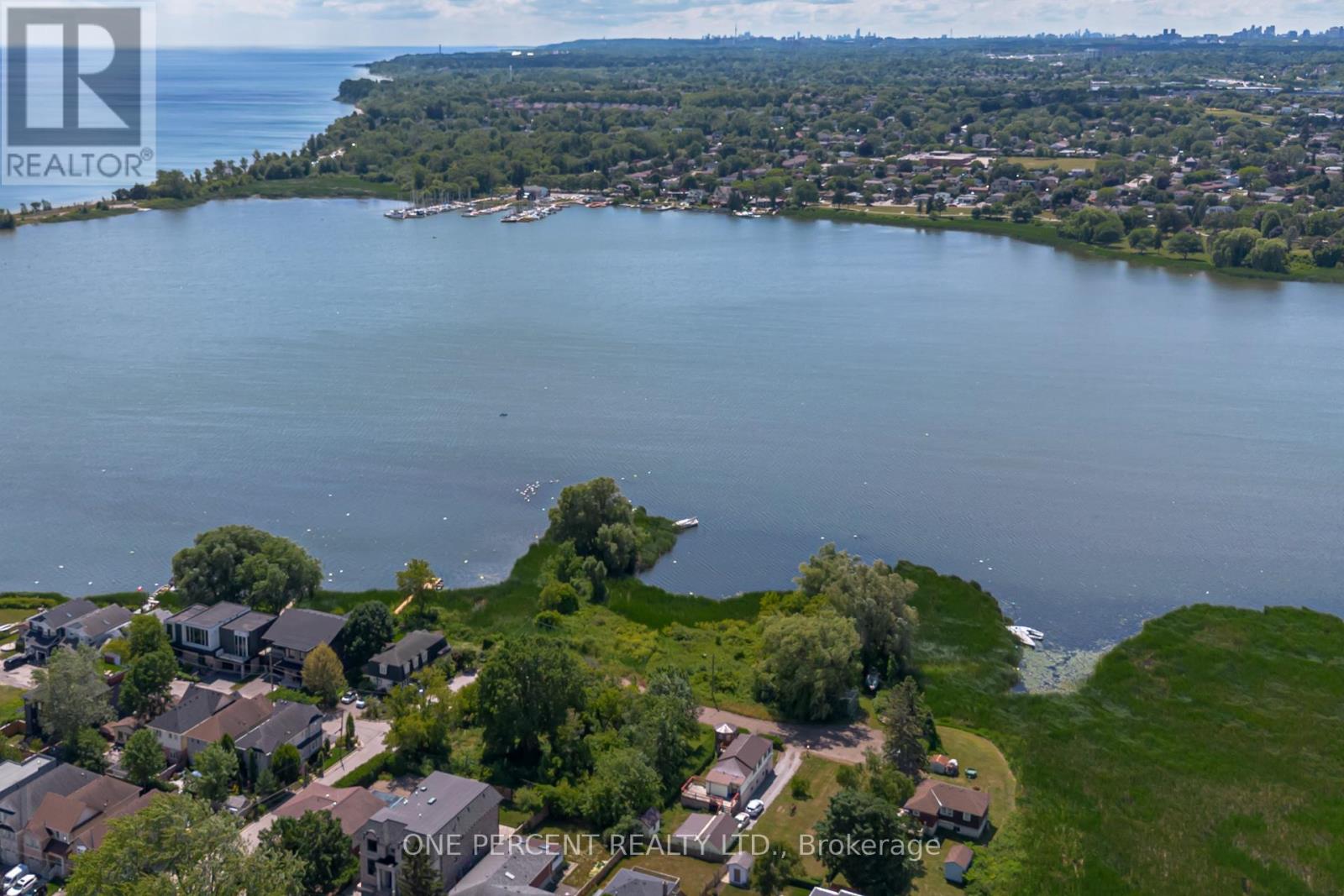 805 St. Martins Drive, Pickering, Ontario  L1W 1N1 - Photo 15 - E12575792