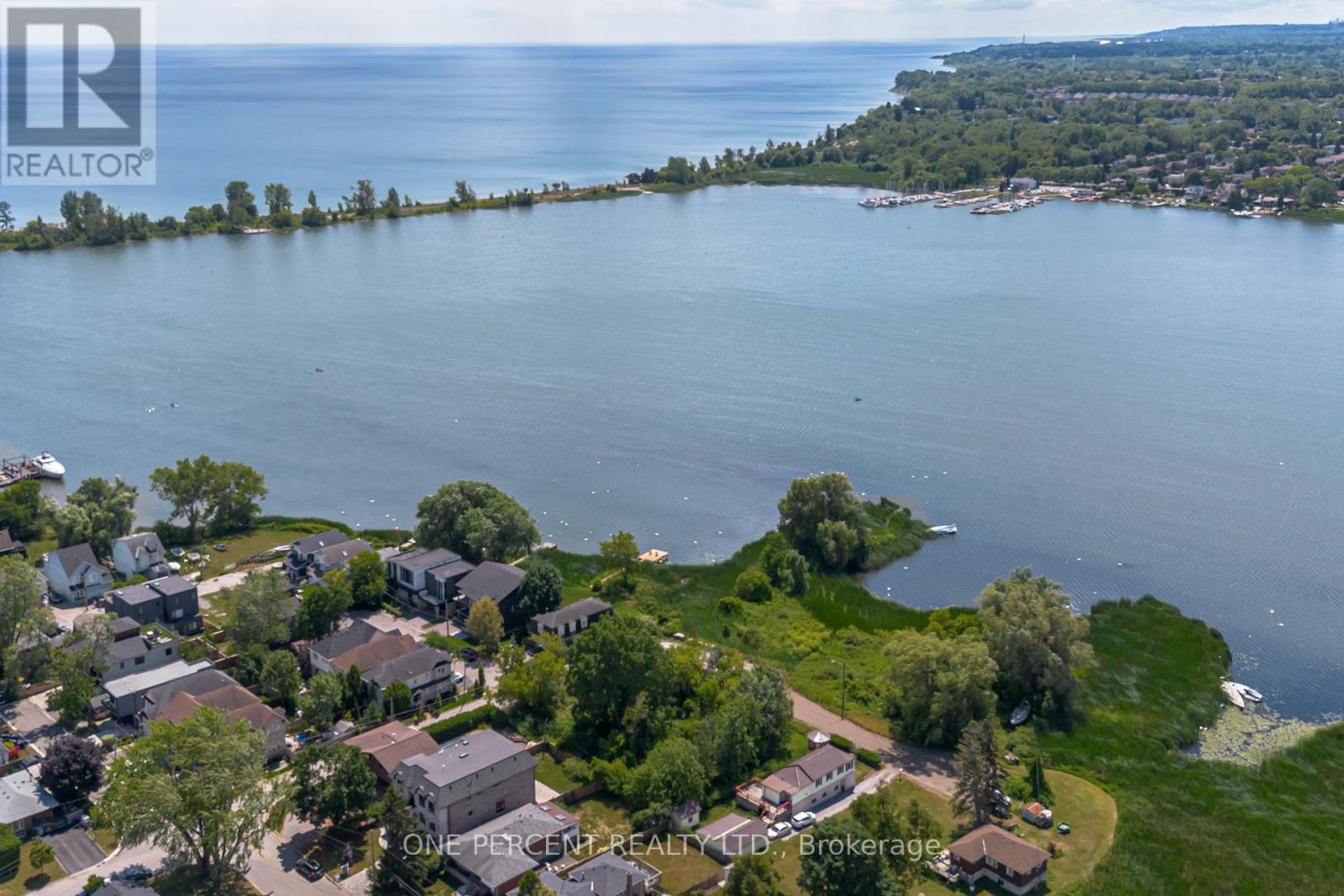 805 St. Martins Drive, Pickering, Ontario  L1W 1N1 - Photo 16 - E12575792