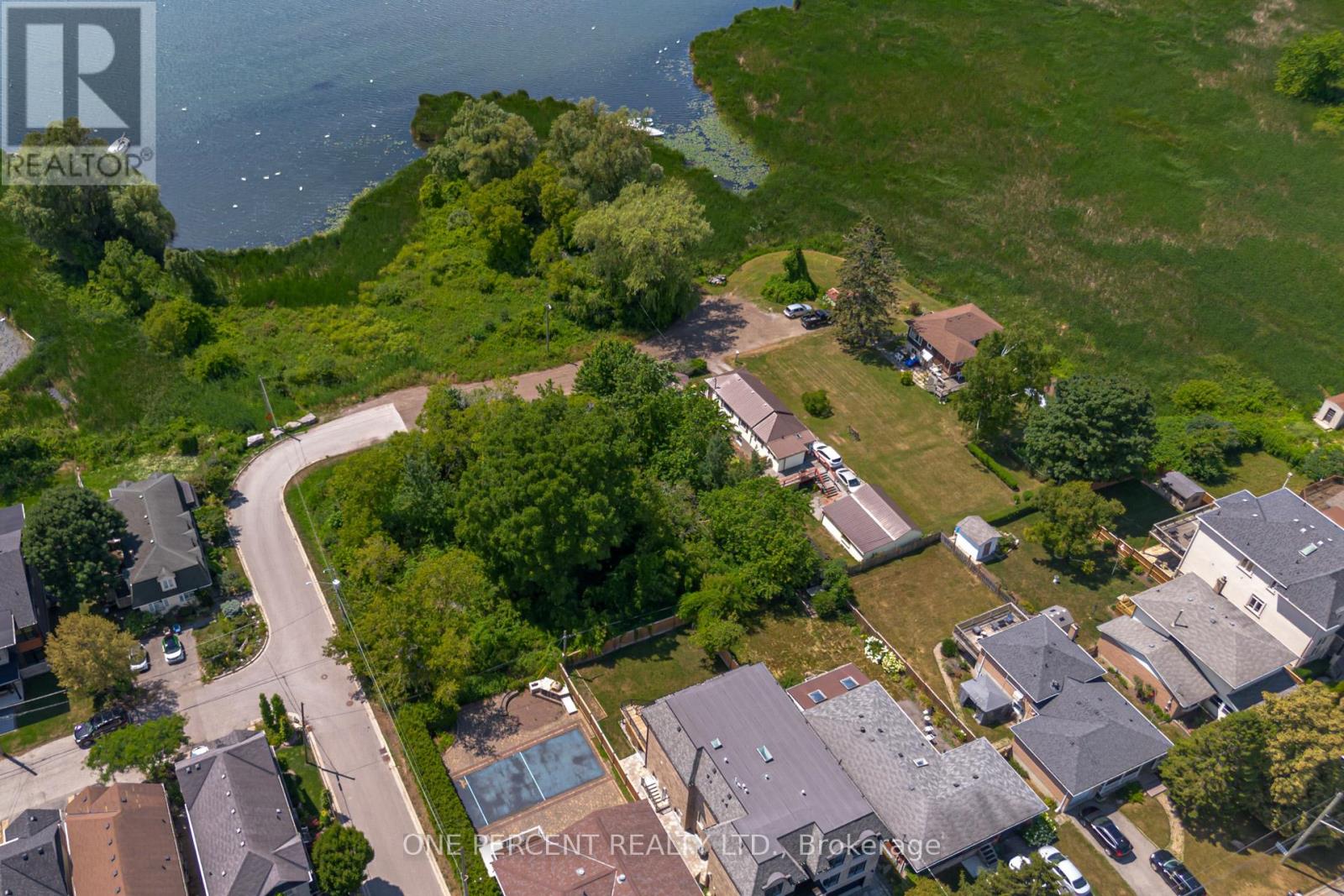 805 St. Martins Drive, Pickering, Ontario  L1W 1N1 - Photo 6 - E12575792