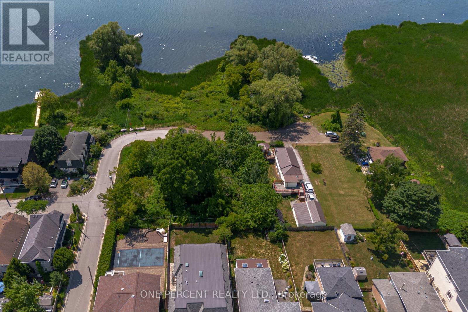 805 St. Martins Drive, Pickering, Ontario  L1W 1N1 - Photo 7 - E12575792