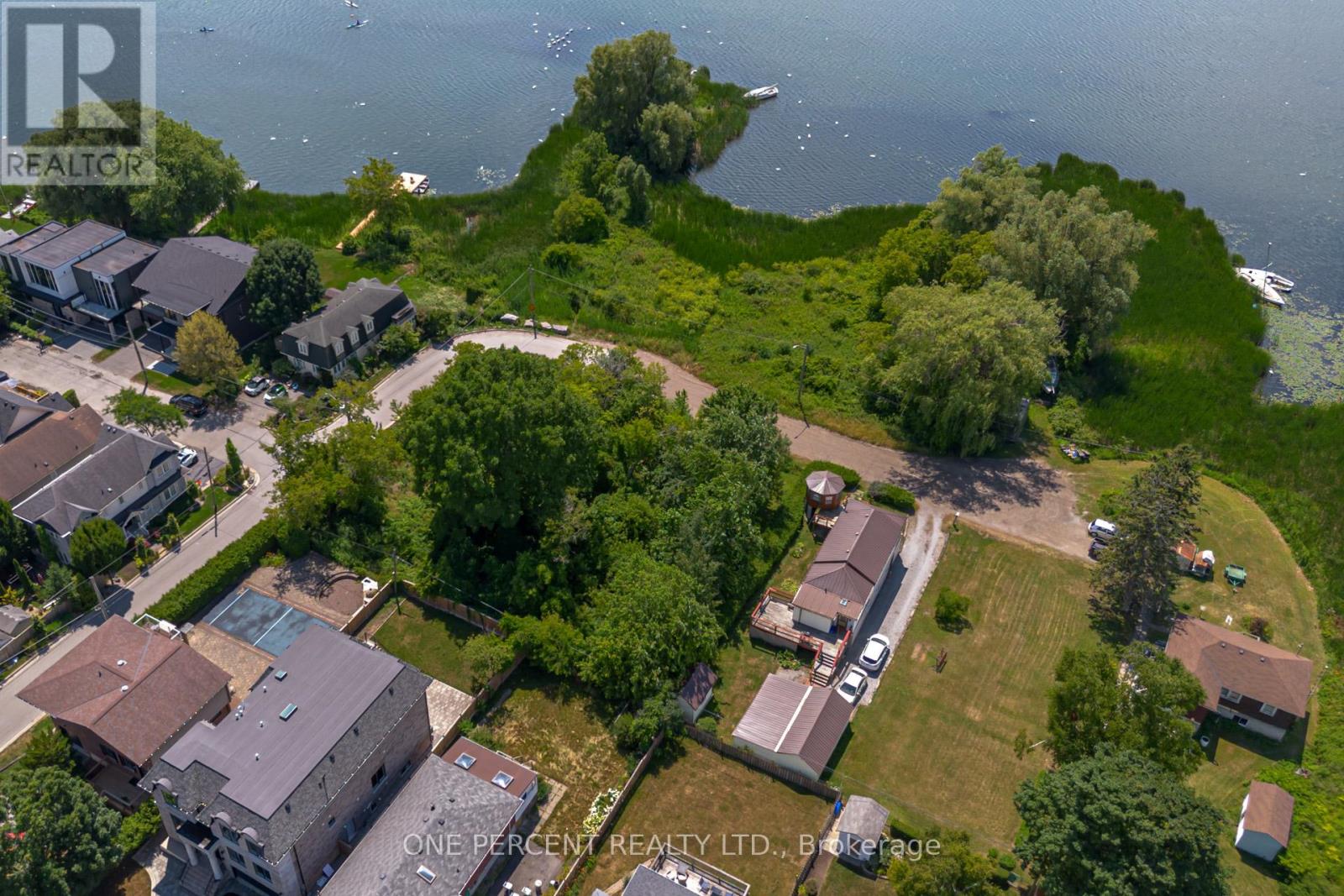 805 St. Martins Drive, Pickering, Ontario  L1W 1N1 - Photo 8 - E12575792