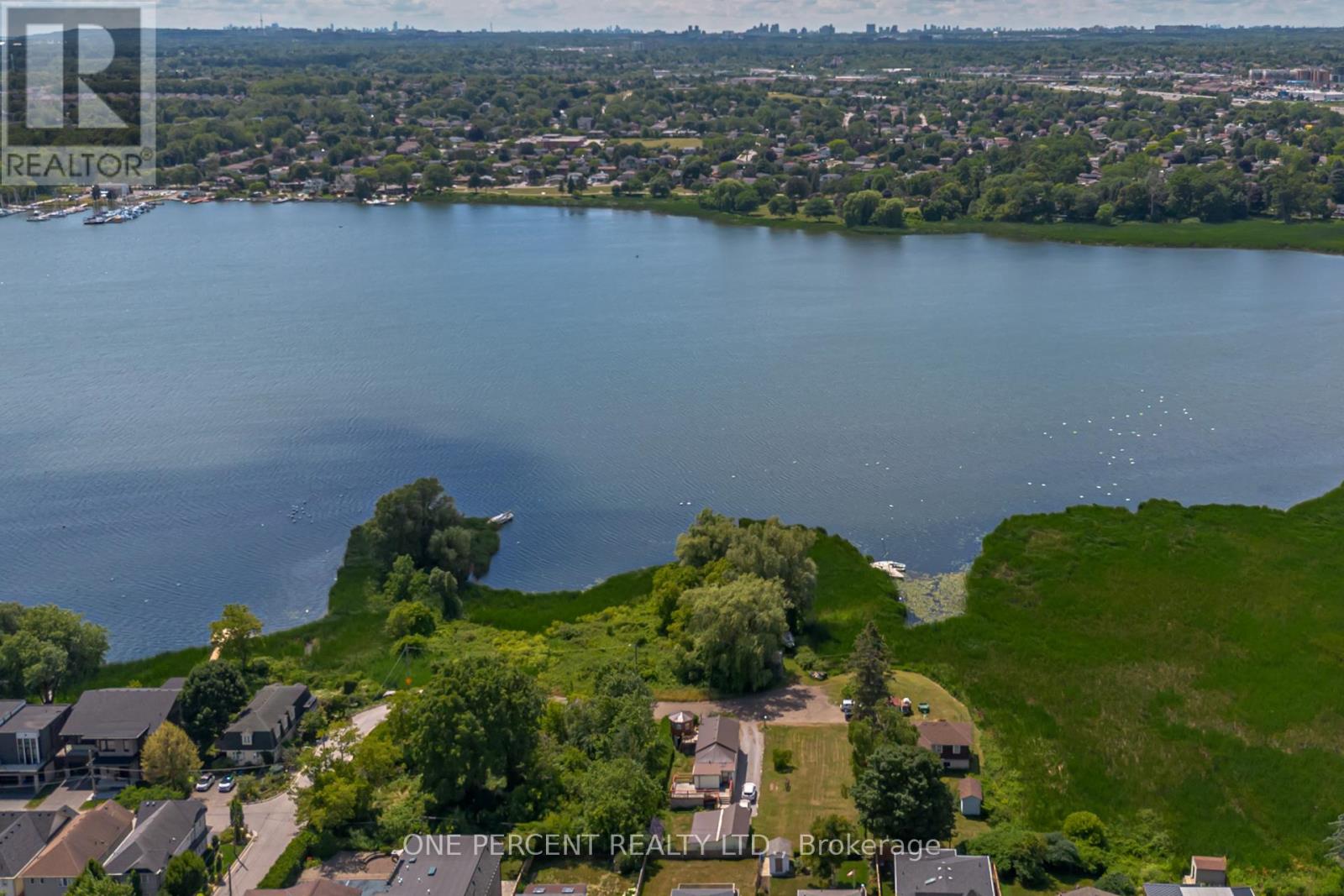 809 St. Martins Drive, Pickering, Ontario  L1W 1N1 - Photo 5 - E12575794