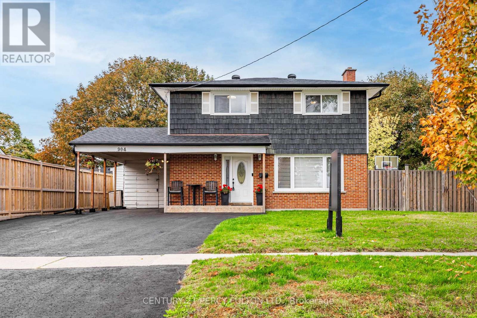 904 SOMERVILLE STREET, Oshawa, Ontario