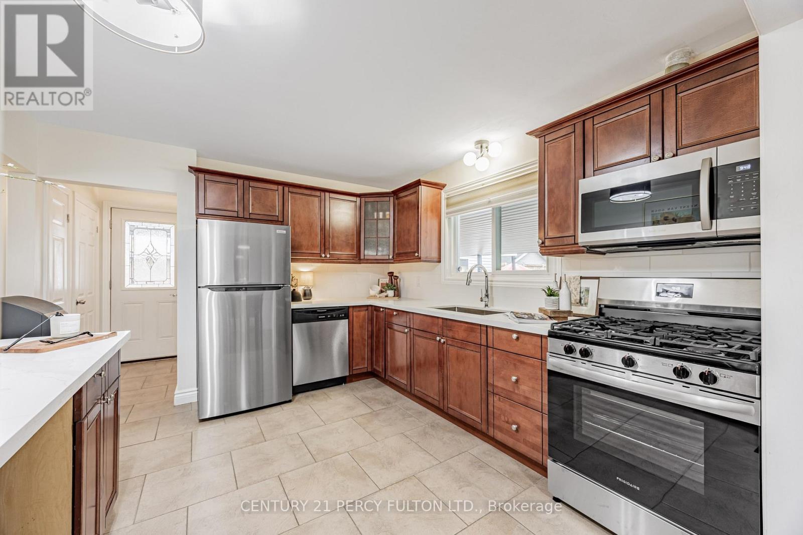 904 Somerville Street, Oshawa, Ontario  L1G 4J7 - Photo 8 - E12575868