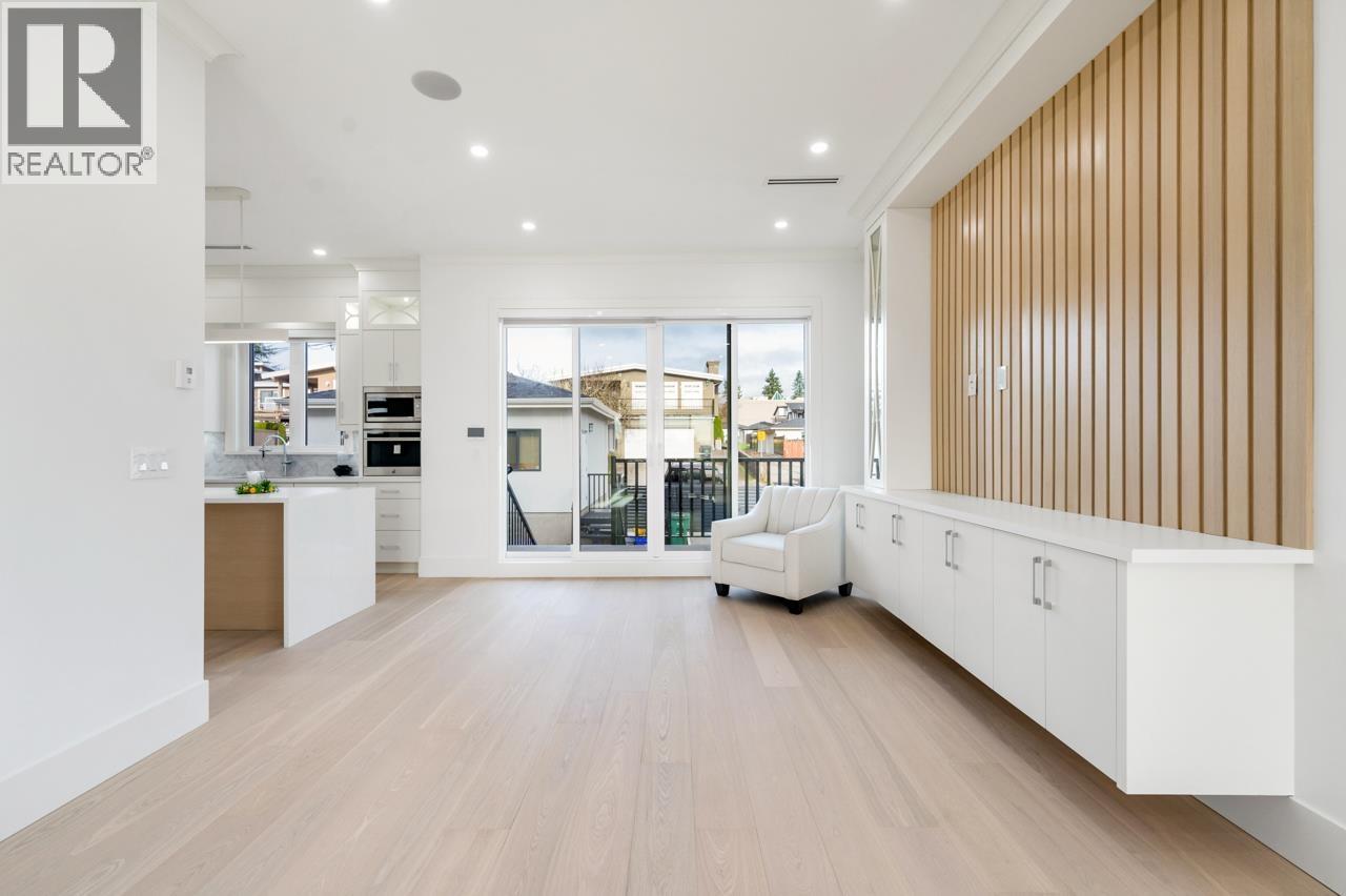 2 6691 Winch Street, Burnaby, British Columbia  V5B 2L5 - Photo 9 - R3069950